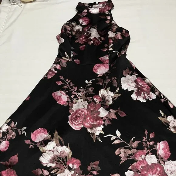 le chateau | Dresses | Le Chateau Halter Neck Floral Dress With Lace Back  Bodice And Size Medium | Poshmark